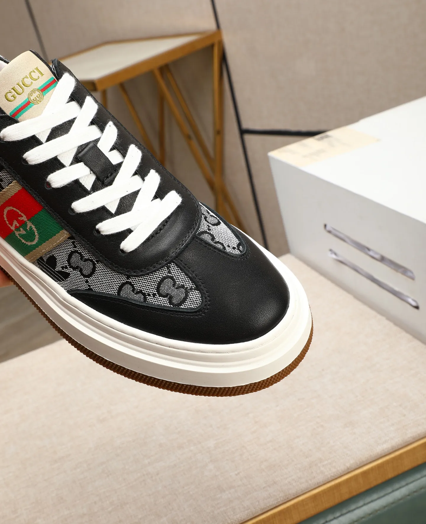 Men's shoes 💰420 GUCCI🔍🔍The latest model is available at the counter simultaneously. Original calfskin imported from Italy, genuine leather lining, (high-end, extravagant and classy) with exquisite workmanship. Sole: Original sole provided by the original factory. ⚠Exclusive double-layer movable molded sole is super comfortable⚠. Photographed in real life. 🎬The real thing is better. 🔍🔍"High quality·Follow the order" code number 38-44